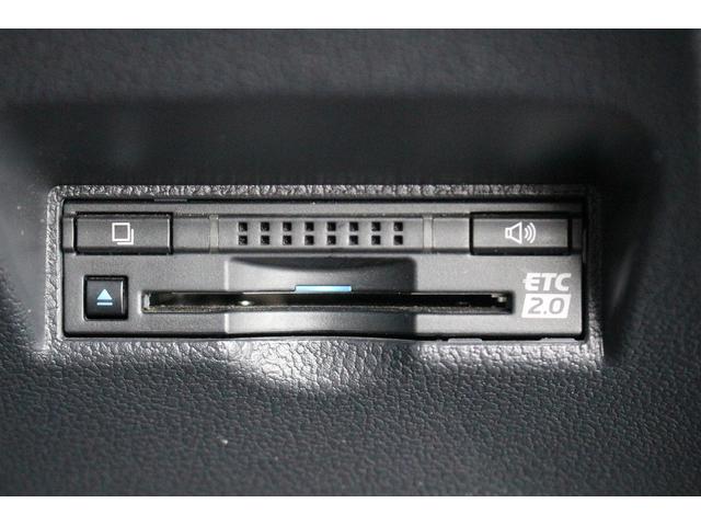 プリウスＰＨＶ Ｓナビパッケージ・ＧＲスポーツ　純正１１．６インチナビ／フルセグＴＶ／バッガイドモニター／スエードコンビシート／衝突被害軽減ブレーキ／シートヒーター／レーダークルーズコントロール／ＥＴＣ２．０／ＬＥＤヘッドライト／プッシュスタート（5枚目）