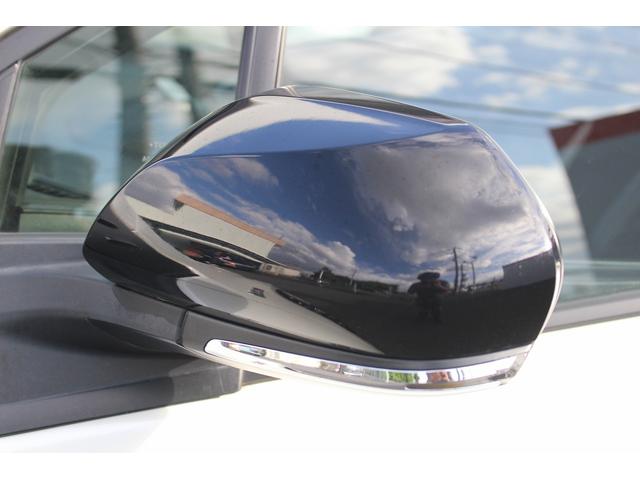プリウスＰＨＶ Ｓナビパッケージ・ＧＲスポーツ　純正１１．６インチナビ／フルセグＴＶ／バッガイドモニター／スエードコンビシート／衝突被害軽減ブレーキ／シートヒーター／レーダークルーズコントロール／ＥＴＣ２．０／ＬＥＤヘッドライト／プッシュスタート（29枚目）