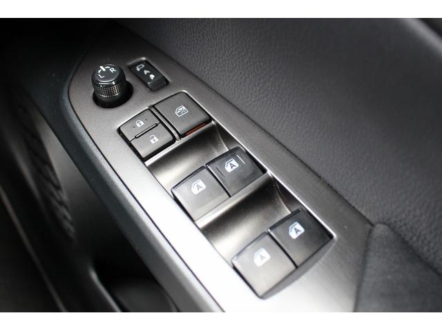 プリウスＰＨＶ Ｓナビパッケージ・ＧＲスポーツ　純正１１．６インチナビ／フルセグＴＶ／バッガイドモニター／スエードコンビシート／衝突被害軽減ブレーキ／シートヒーター／レーダークルーズコントロール／ＥＴＣ２．０／ＬＥＤヘッドライト／プッシュスタート（68枚目）