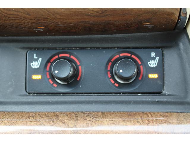 アルファードハイブリッド エグゼクティブラウンジ　ツインサンルーフ／１２型後席モニター／９型メーカーナビ／ＪＢＬサウンド／白革シート／バック・サイドカメラ／地デジ／ＬＥＤヘッドライト／ステアリングヒーター／電動リアゲート／シートヒーター（70枚目）