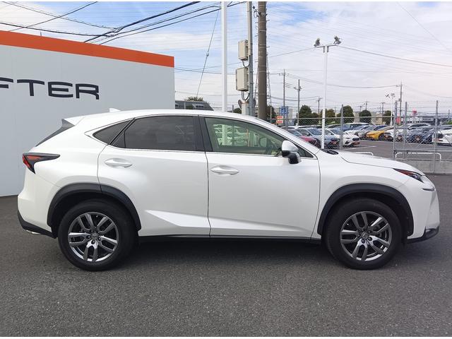 ＮＸ ＮＸ２００ｔ　バージョンＬ　純正ナビ／地デジ／バックカメラ／革シート／ベンチレージョン／Ｐバックドア／レーダークルーズ／ステアリングヒー（9枚目）