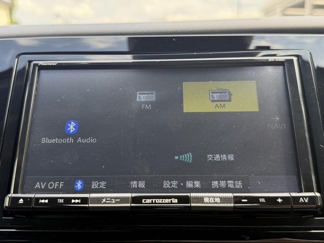フィット ｅ：ＨＥＶベーシック　社外ナビ／ＳＤオーディオ／レーダークルーズ／ＬＥＤ／コーナーセンサー／衝突軽減／スマートキー／プッシュスタート／（4枚目）