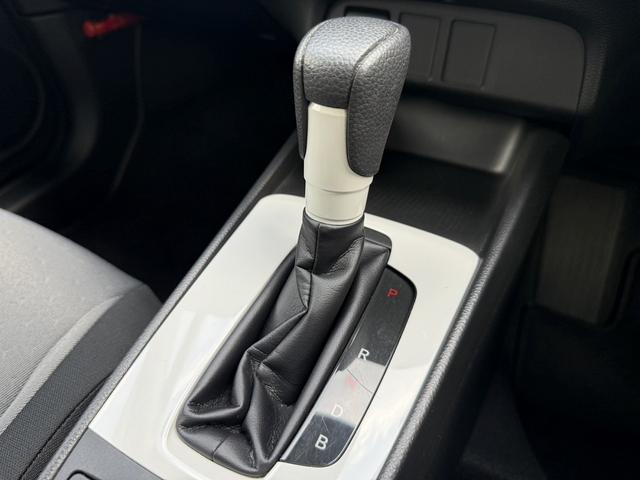フィット ｅ：ＨＥＶベーシック　社外ナビ／ＳＤオーディオ／レーダークルーズ／ＬＥＤ／コーナーセンサー／衝突軽減／スマートキー／プッシュスタート／（46枚目）
