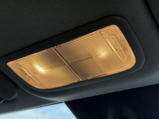 フィット ｅ：ＨＥＶベーシック　社外ナビ／ＳＤオーディオ／レーダークルーズ／ＬＥＤ／コーナーセンサー／衝突軽減／スマートキー／プッシュスタート／（60枚目）