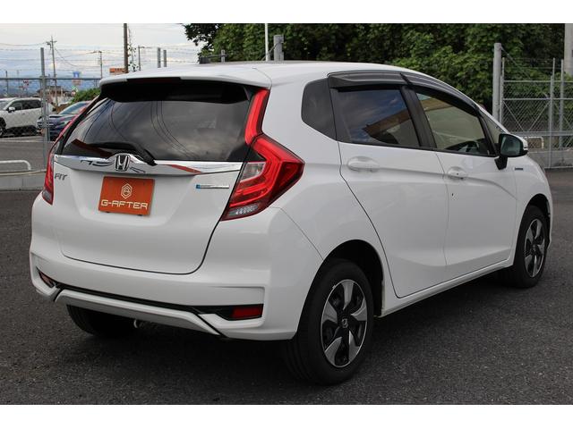 フィットハイブリッド Ｆ　純正ナビ／衝突軽減ブレーキ／レーンキープ／４ＷＤ／ＥＴＣ／Ｂｌｕｔｏｏｔｈ接続可能／クルーズコントロール／スマートキー（6枚目）