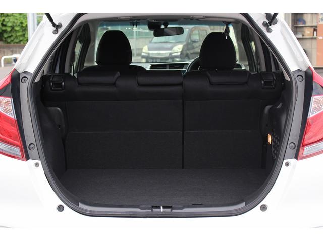 フィットハイブリッド Ｆ　純正ナビ／衝突軽減ブレーキ／レーンキープ／４ＷＤ／ＥＴＣ／Ｂｌｕｔｏｏｔｈ接続可能／クルーズコントロール／スマートキー（26枚目）