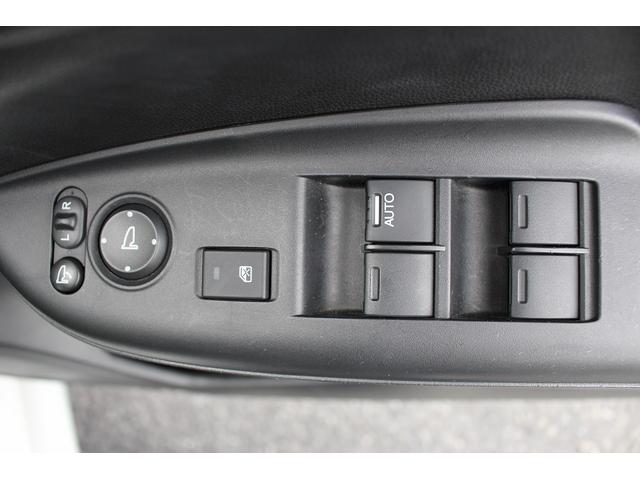 フィットハイブリッド Ｆ　純正ナビ／衝突軽減ブレーキ／レーンキープ／４ＷＤ／ＥＴＣ／Ｂｌｕｔｏｏｔｈ接続可能／クルーズコントロール／スマートキー（38枚目）