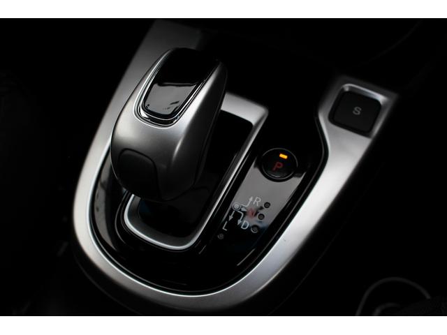 フィットハイブリッド Ｆ　純正ナビ／衝突軽減ブレーキ／レーンキープ／４ＷＤ／ＥＴＣ／Ｂｌｕｔｏｏｔｈ接続可能／クルーズコントロール／スマートキー（54枚目）