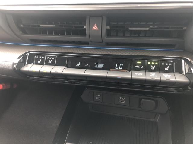プリウス Ｚ　メーカー１２．３型ナビ／アラウンドビューカメラ／地デジ／黒革シート／ＥＴＣ２．０／電動リアゲート／シートエアコン／パワーシート／シートヒーター／パーキングアシスト／ＬＥＤヘッドライト／置くだけ充電（6枚目）