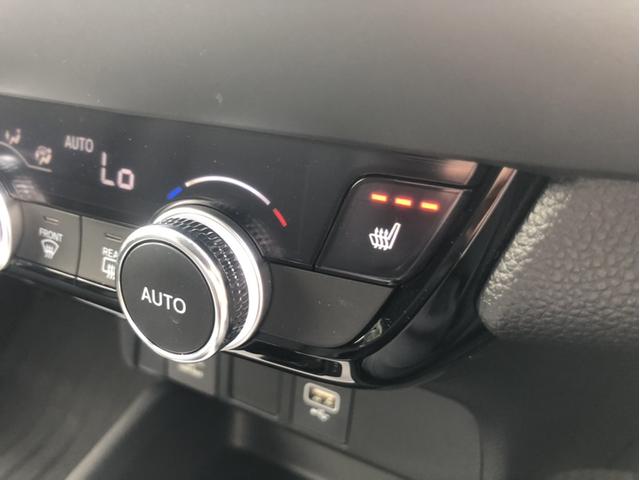 フィット ｅ：ＨＥＶリュクス　メーカー９型ナビ／地デジ／バックカメラ／ホンダセンシング／シートヒーター／ハーフレザー／ＬＥＤヘッドライト／ＥＴＣ／レーダークルーズコントロール／純正１６インチＡＷ（6枚目）