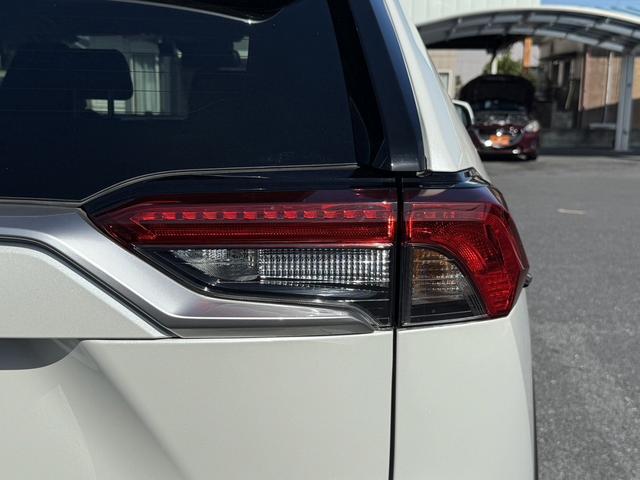 RAV4 ハイブリッドG 純正ナビ/地デジ/バックカメラ/パワーバックドア/シートーヒーター/パワーシート/LEDヘッドライト/衝突軽減ブレーキ/レーダークーズコントロール/スマートキー/プッシュスタート/ETC/(20枚目)