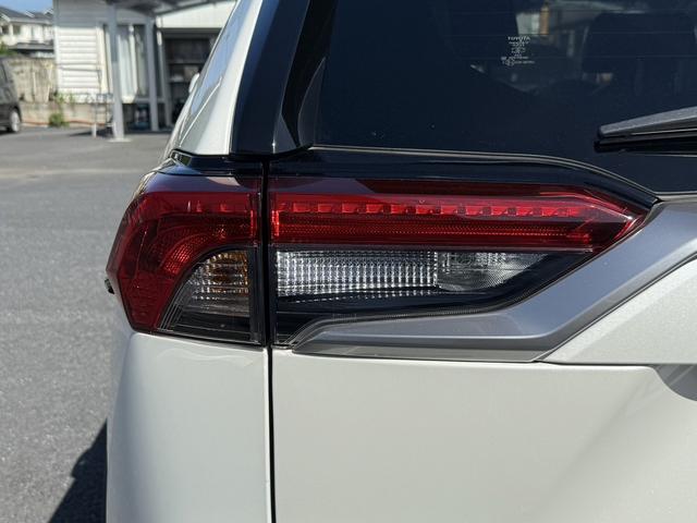 RAV4 ハイブリッドG 純正ナビ/地デジ/バックカメラ/パワーバックドア/シートーヒーター/パワーシート/LEDヘッドライト/衝突軽減ブレーキ/レーダークーズコントロール/スマートキー/プッシュスタート/ETC/(21枚目)
