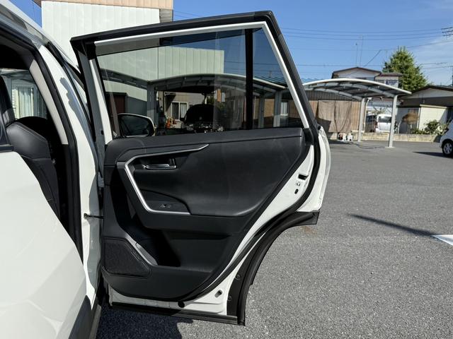 RAV4 ハイブリッドG 純正ナビ/地デジ/バックカメラ/パワーバックドア/シートーヒーター/パワーシート/LEDヘッドライト/衝突軽減ブレーキ/レーダークーズコントロール/スマートキー/プッシュスタート/ETC/(29枚目)