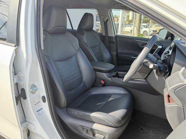 RAV4 ハイブリッドG 純正ナビ/地デジ/バックカメラ/パワーバックドア/シートーヒーター/パワーシート/LEDヘッドライト/衝突軽減ブレーキ/レーダークーズコントロール/スマートキー/プッシュスタート/ETC/(36枚目)