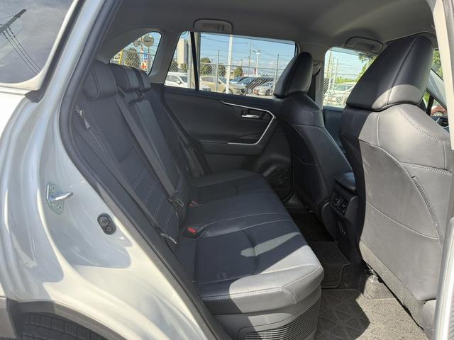 RAV4 ハイブリッドG 純正ナビ/地デジ/バックカメラ/パワーバックドア/シートーヒーター/パワーシート/LEDヘッドライト/衝突軽減ブレーキ/レーダークーズコントロール/スマートキー/プッシュスタート/ETC/(37枚目)