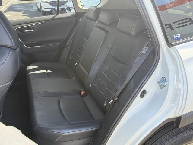 RAV4 ハイブリッドG 純正ナビ/地デジ/バックカメラ/パワーバックドア/シートーヒーター/パワーシート/LEDヘッドライト/衝突軽減ブレーキ/レーダークーズコントロール/スマートキー/プッシュスタート/ETC/(42枚目)