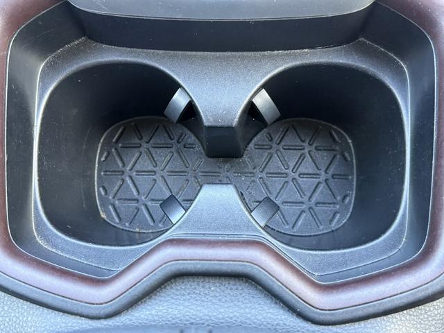 RAV4 ハイブリッドG 純正ナビ/地デジ/バックカメラ/パワーバックドア/シートーヒーター/パワーシート/LEDヘッドライト/衝突軽減ブレーキ/レーダークーズコントロール/スマートキー/プッシュスタート/ETC/(51枚目)