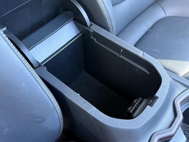 RAV4 ハイブリッドG 純正ナビ/地デジ/バックカメラ/パワーバックドア/シートーヒーター/パワーシート/LEDヘッドライト/衝突軽減ブレーキ/レーダークーズコントロール/スマートキー/プッシュスタート/ETC/(62枚目)