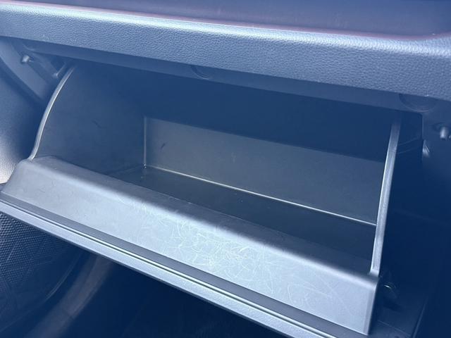 RAV4 ハイブリッドG 純正ナビ/地デジ/バックカメラ/パワーバックドア/シートーヒーター/パワーシート/LEDヘッドライト/衝突軽減ブレーキ/レーダークーズコントロール/スマートキー/プッシュスタート/ETC/(65枚目)