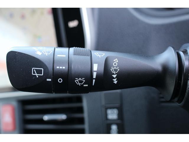 ヴォクシー ＺＳ　煌ＩＩ　走行９．６万ｋｍ１０型ナビ後席モニター両側７人乗（7枚目）