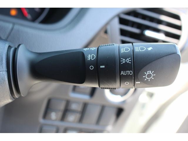 ヴォクシー ＺＳ　煌ＩＩ　走行９．６万ｋｍ１０型ナビ後席モニター両側７人乗（12枚目）