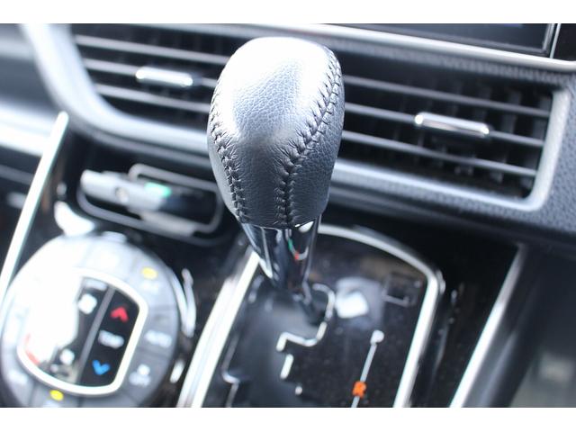 ヴォクシー ＺＳ　煌ＩＩ　走行９．６万ｋｍ１０型ナビ後席モニター両側７人乗（16枚目）