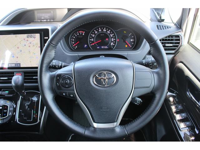 ヴォクシー ＺＳ　煌ＩＩ　走行９．６万ｋｍ１０型ナビ後席モニター両側７人乗（70枚目）