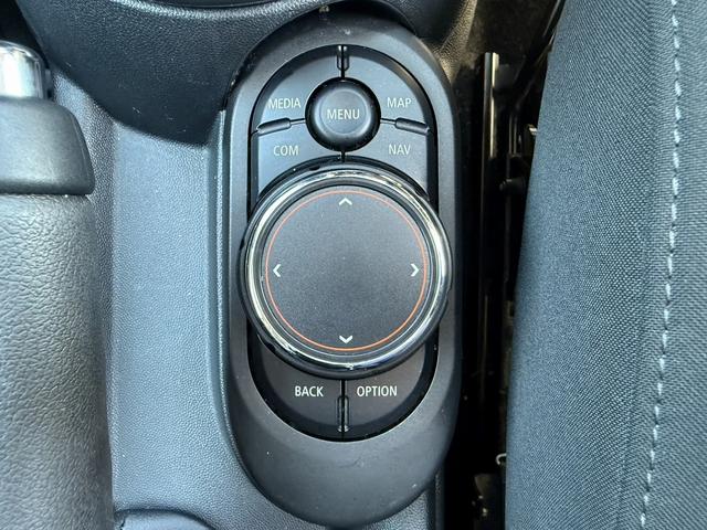 MINI クーパーS ユーザー買取車 ユニオンジャックテール メーカーナビ バックカメラ アダプティブクルーズコントロール LEDヘッドライト(52枚目)