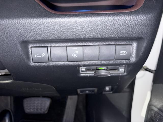 ＲＡＶ４ ハイブリッドＧ　Ｒ２年登録／黒革シート／純正９型ナビ／地デジ／Ｂカメラ／衝突軽減／レーダークルーズコントロール／電動Ｒゲート（4枚目）