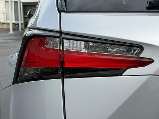 ＮＸ ＮＸ３００ｈ　バージョンＬ　純正ナビ／アラウンドビューモニター／フルレザーシート／クルコン／衝突軽減／ＥＴＣ／ＬＥＤ／（16枚目）