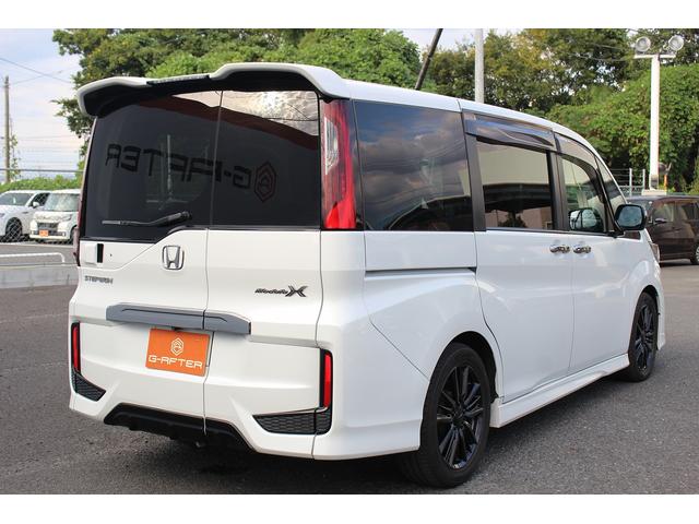 ステップワゴン モデューロＸ　ホンダセンシング　メーカー１０型ナビ／全周囲カメラ／両側電動スライドドア／衝突栄元ブレーキ／地デジ／パーキングアシスト／ＬＥＤヘッドライト／純正１７インチＡＷ／ＥＴＣ／アイドリングストップ／スマートキー（6枚目）