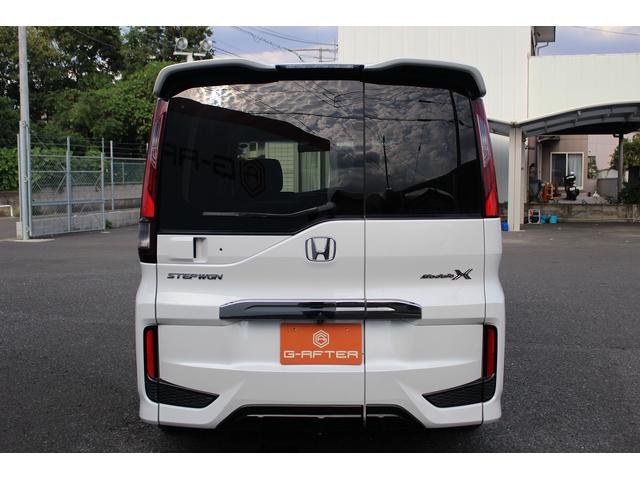 ステップワゴン モデューロＸ　ホンダセンシング　メーカー１０型ナビ／全周囲カメラ／両側電動スライドドア／衝突栄元ブレーキ／地デジ／パーキングアシスト／ＬＥＤヘッドライト／純正１７インチＡＷ／ＥＴＣ／アイドリングストップ／スマートキー（7枚目）