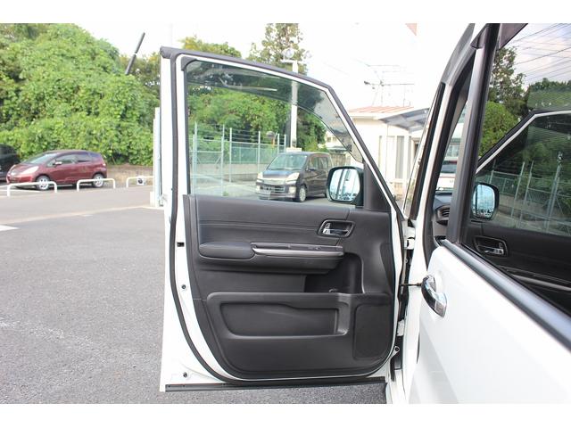 ステップワゴン モデューロＸ　ホンダセンシング　メーカー１０型ナビ／全周囲カメラ／両側電動スライドドア／衝突栄元ブレーキ／地デジ／パーキングアシスト／ＬＥＤヘッドライト／純正１７インチＡＷ／ＥＴＣ／アイドリングストップ／スマートキー（32枚目）