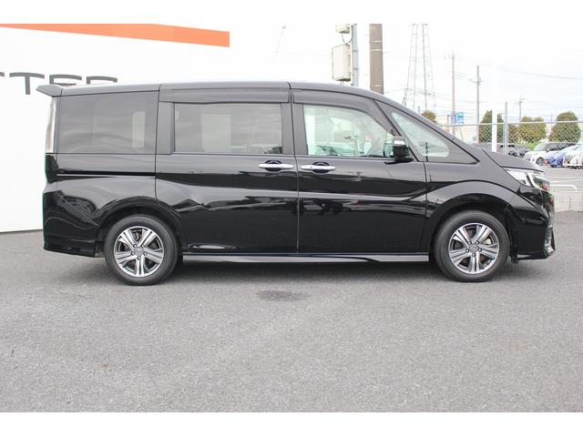 ステップワゴンスパーダ ｅ：ＨＥＶスパーダ　Ｇ　ホンダセンシング　ＭＯＰ１０型ナビ／両側電動スライドドア／衝突軽減ブレーキ／地デジ／バックカメラ／ＥＴＣ２．０／ＬＥＤ／純正１６インチアルミホイール／プッシュスタート／スマートキー／（10枚目）