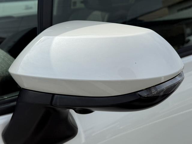 シエンタ ハイブリッドＺ　７人乗り／メーカー１０．５型ナビ／両側電動スライドドア／衝突軽減ブレーキ／地デジ／バックカメラ／レーダークルーズコントロール／ステアリングヒーター／ＥＴＣ／ＬＥＤヘッドライト／シートヒーター（27枚目）