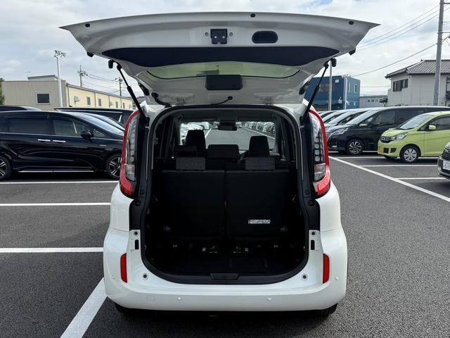 シエンタ ハイブリッドＺ　７人乗り／メーカー１０．５型ナビ／両側電動スライドドア／衝突軽減ブレーキ／地デジ／バックカメラ／レーダークルーズコントロール／ステアリングヒーター／ＥＴＣ／ＬＥＤヘッドライト／シートヒーター（30枚目）