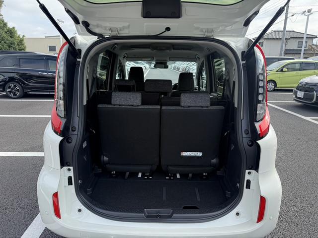 シエンタ ハイブリッドＺ　７人乗り／メーカー１０．５型ナビ／両側電動スライドドア／衝突軽減ブレーキ／地デジ／バックカメラ／レーダークルーズコントロール／ステアリングヒーター／ＥＴＣ／ＬＥＤヘッドライト／シートヒーター（31枚目）