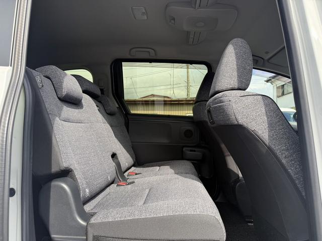 シエンタ ハイブリッドＺ　７人乗り／メーカー１０．５型ナビ／両側電動スライドドア／衝突軽減ブレーキ／地デジ／バックカメラ／レーダークルーズコントロール／ステアリングヒーター／ＥＴＣ／ＬＥＤヘッドライト／シートヒーター（37枚目）