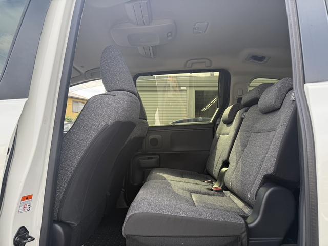 シエンタ ハイブリッドＺ　７人乗り／メーカー１０．５型ナビ／両側電動スライドドア／衝突軽減ブレーキ／地デジ／バックカメラ／レーダークルーズコントロール／ステアリングヒーター／ＥＴＣ／ＬＥＤヘッドライト／シートヒーター（39枚目）