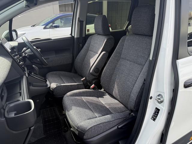 シエンタ ハイブリッドＺ　７人乗り／メーカー１０．５型ナビ／両側電動スライドドア／衝突軽減ブレーキ／地デジ／バックカメラ／レーダークルーズコントロール／ステアリングヒーター／ＥＴＣ／ＬＥＤヘッドライト／シートヒーター（43枚目）