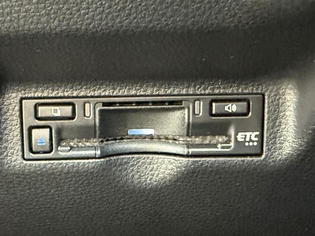 シエンタ ハイブリッドＺ　７人乗り／メーカー１０．５型ナビ／両側電動スライドドア／衝突軽減ブレーキ／地デジ／バックカメラ／レーダークルーズコントロール／ステアリングヒーター／ＥＴＣ／ＬＥＤヘッドライト／シートヒーター（55枚目）