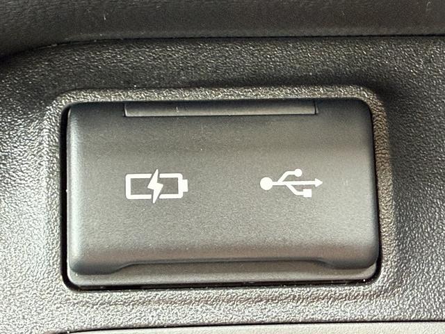 シエンタ ハイブリッドＺ　７人乗り／メーカー１０．５型ナビ／両側電動スライドドア／衝突軽減ブレーキ／地デジ／バックカメラ／レーダークルーズコントロール／ステアリングヒーター／ＥＴＣ／ＬＥＤヘッドライト／シートヒーター（57枚目）