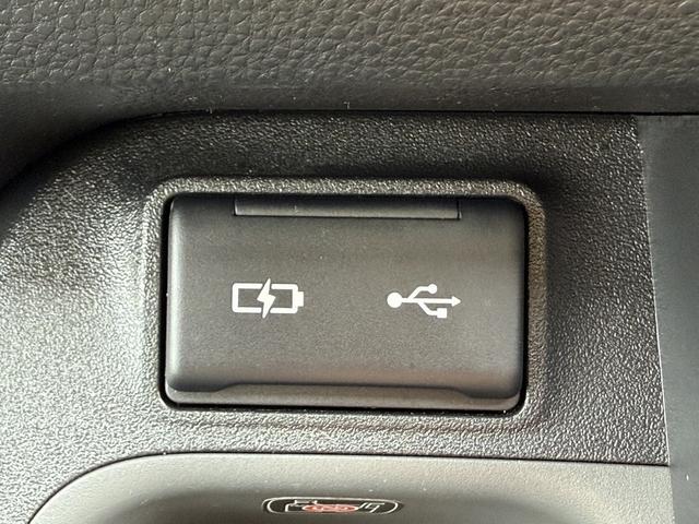 シエンタ ハイブリッドＺ　７人乗り／メーカー１０．５型ナビ／両側電動スライドドア／衝突軽減ブレーキ／地デジ／バックカメラ／レーダークルーズコントロール／ステアリングヒーター／ＥＴＣ／ＬＥＤヘッドライト／シートヒーター（63枚目）