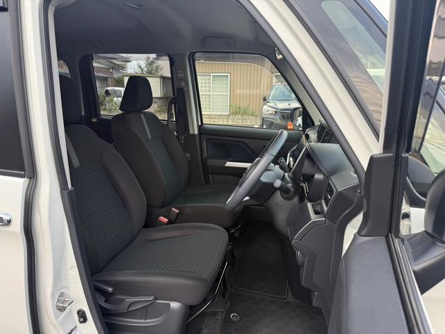 ルーミー カスタムＧ－Ｔ　両側電動スライドドア　アラウンドビューカメラ　地デジ　衝突軽減ブレーキ　クルーズコントロール　シートヒーター　ＥＴＣ２．０　ＬＥＤヘッドライト　アイドリングストップ　スマートキー　Ｂｌｕｔｏｏｔｈ接続（17枚目）