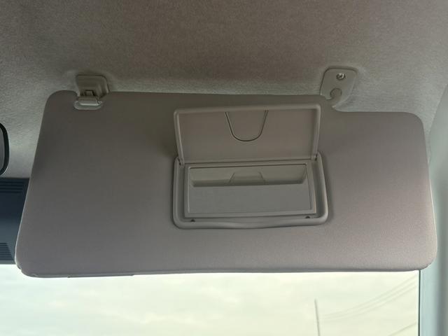 ルーミー カスタムＧ－Ｔ　両側電動スライドドア　アラウンドビューカメラ　地デジ　衝突軽減ブレーキ　クルーズコントロール　シートヒーター　ＥＴＣ２．０　ＬＥＤヘッドライト　アイドリングストップ　スマートキー　Ｂｌｕｔｏｏｔｈ接続（60枚目）