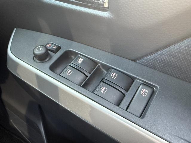 ルーミー カスタムＧ－Ｔ　両側電動スライドドア　アラウンドビューカメラ　地デジ　衝突軽減ブレーキ　クルーズコントロール　シートヒーター　ＥＴＣ２．０　ＬＥＤヘッドライト　アイドリングストップ　スマートキー　Ｂｌｕｔｏｏｔｈ接続（65枚目）