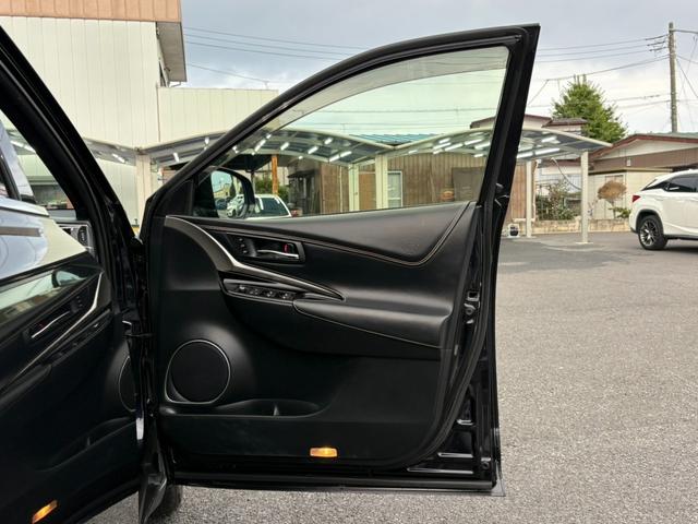 ハリアー プレミアム 4WD/社外ナビ/地デジ/クルーズコントロール/LEDヘッドライト/レザーシート/パワーシート/シートヒーター/ブルートゥースオーディオ/スマートキー/プッシュスタート/(34枚目)