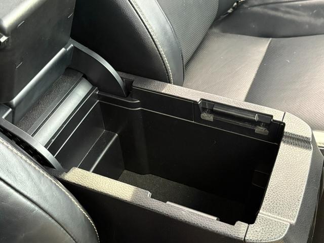 ハリアー プレミアム 4WD/社外ナビ/地デジ/クルーズコントロール/LEDヘッドライト/レザーシート/パワーシート/シートヒーター/ブルートゥースオーディオ/スマートキー/プッシュスタート/(60枚目)