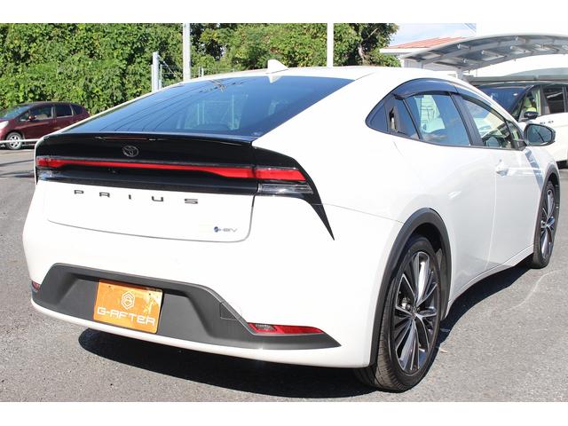 プリウス Ｇ　純正ナビ　フルセグ　バックカメラ　ブラインドスポットモニター　衝突軽減ブレーキ　アダプティブクルーズコントロール　純正１９インチアルミホイール　ＡＣ１００Ｖ電源　ビルドインＥＴＣ２．０　ＬＥＤライト（6枚目）