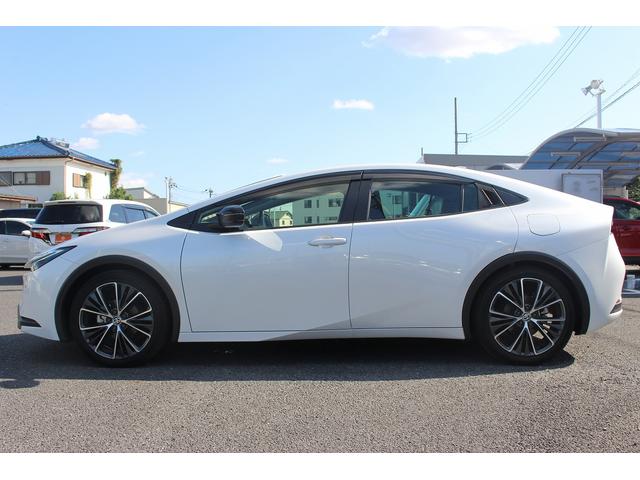 プリウス Ｇ　純正ナビ　フルセグ　バックカメラ　ブラインドスポットモニター　衝突軽減ブレーキ　アダプティブクルーズコントロール　純正１９インチアルミホイール　ＡＣ１００Ｖ電源　ビルドインＥＴＣ２．０　ＬＥＤライト（9枚目）